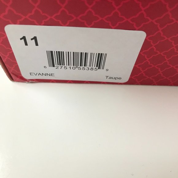 NWOT Kelly and Kate Brown Suede Ankle Booties - Picture 5 of 10